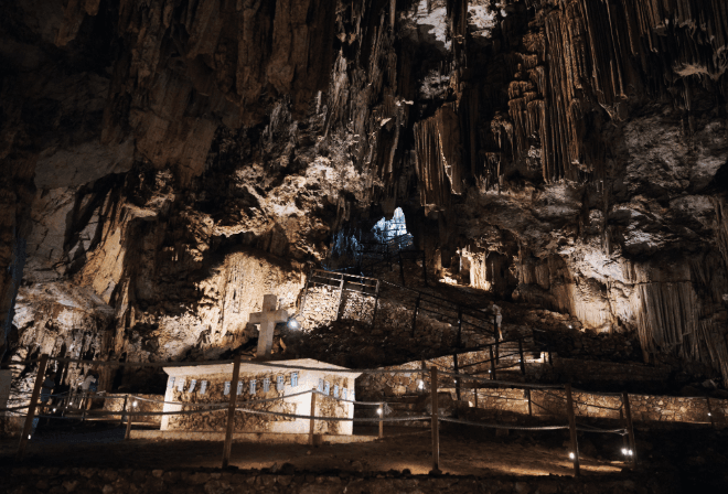 Melidoni Cave